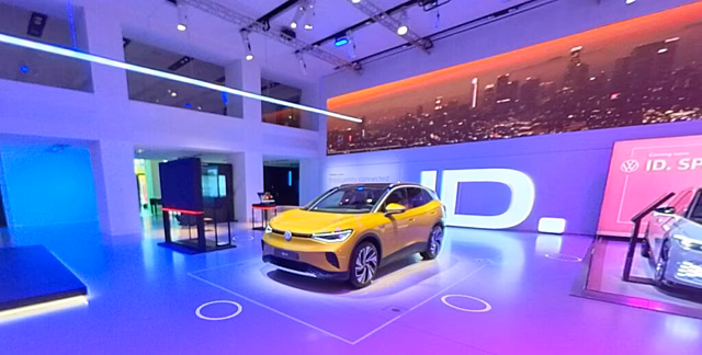 Прогуляться на виртуальной выставке по ссылке предлагает Volkswagen