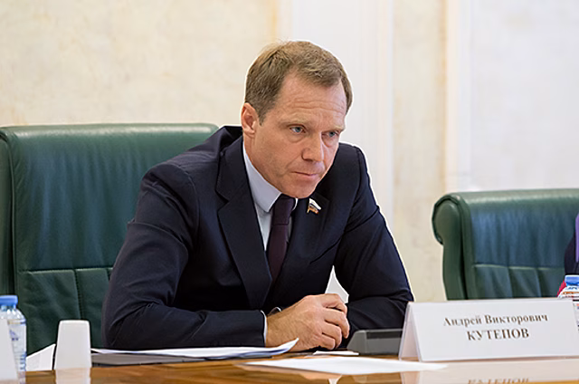 Кутепов призвал Минтранс сохранять остановки, переходы и съезды при ремонте федеральных автотрасс