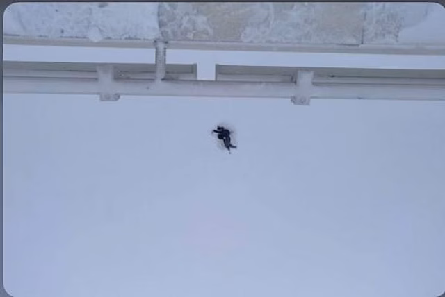 Двадцатилетняя тюменка упала с моста Влюбленных