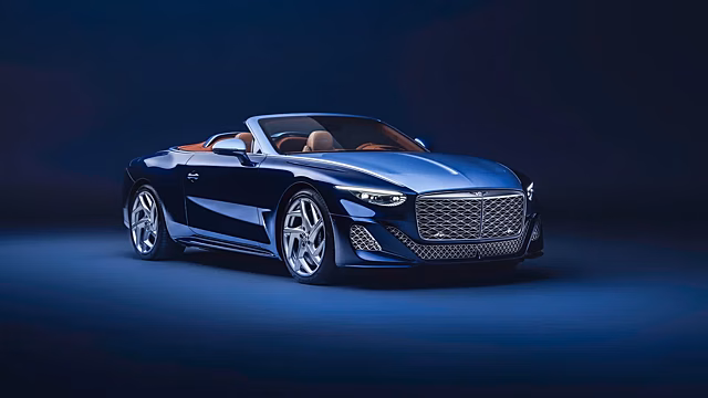 Клиент заказал для Bentley Batur отделку платиной