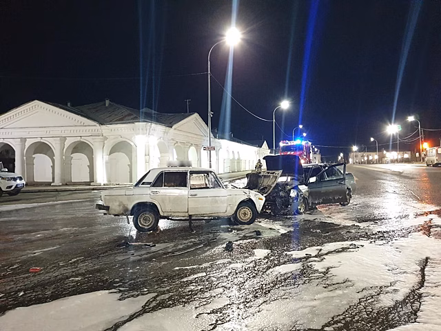 Двоих детей госпитализировали после жуткой аварии под Костромой