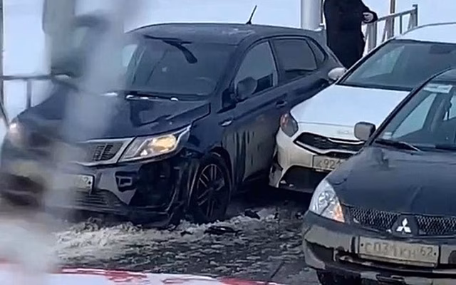 На Московском шоссе столкнулись три автомобиля