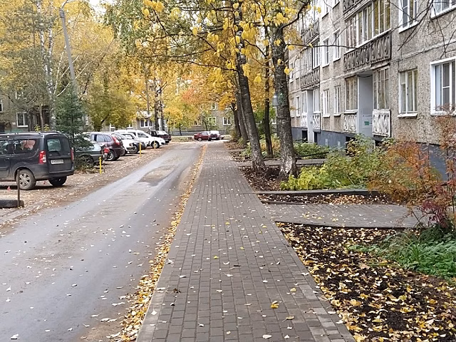 Жителей трех домов на Чапаева объединил новый отремонтированный двор
