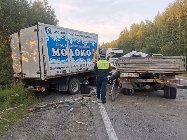 Под Екатеринбургом автомобилисты встали в 10-километровую пробку из-за аварии