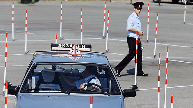 Автошколы будут учить вождению по новой методике