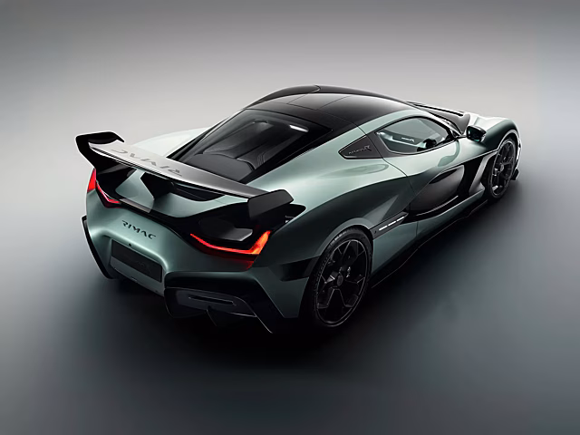 До 97 км/ч за 1,74 секунды: Rimac представила самый быстрый серийный электромобиль