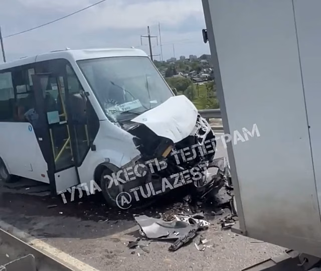 На Калужском шоссе в Туле произошло ДТП с участием автобуса