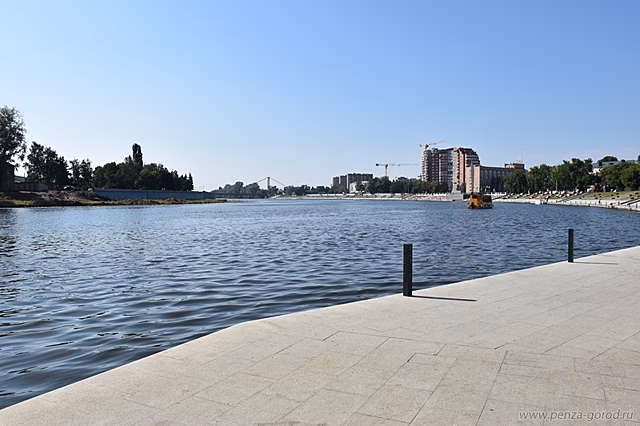 В Пензе закрашивают вандальные надписи на мостах и путепроводах