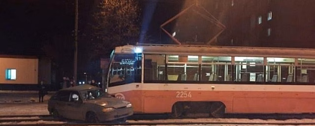 В ДТП с трамваем пострадала 18-летняя жительница Ульяновска