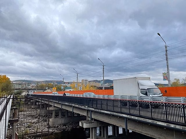 Мост на Ярославского продолжают ремонтировать с отставанием