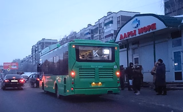 В Курске автобусы на 7 маршрутах идут с опозданием из-за ДТП на перекрестке пр. Дружбы и ул. 50 лет Октября