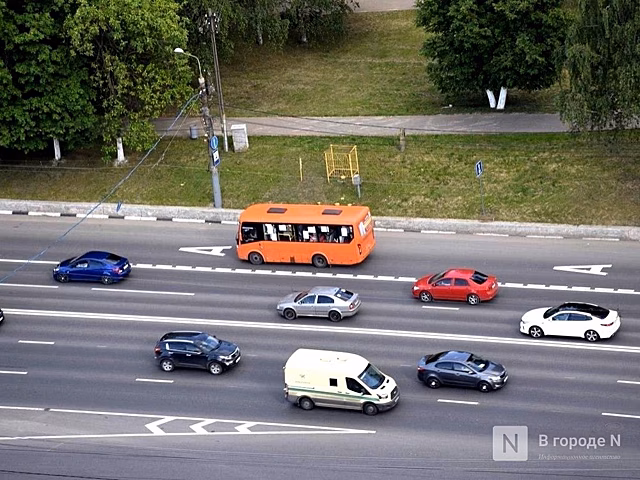 Извращенец мастурбирует на детей в автобусе в Нижнем Новгороде