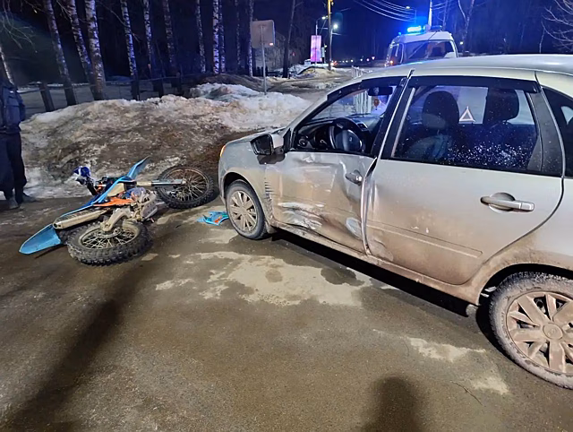 Дети на мотоцикле влетели в «Ладу» под Костромой