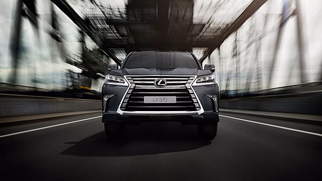 Lexus приступил к реализации в РФ специсполнения LX Heritage V8