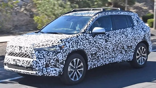 В США протестировали кроссовер Toyota Corolla Cross