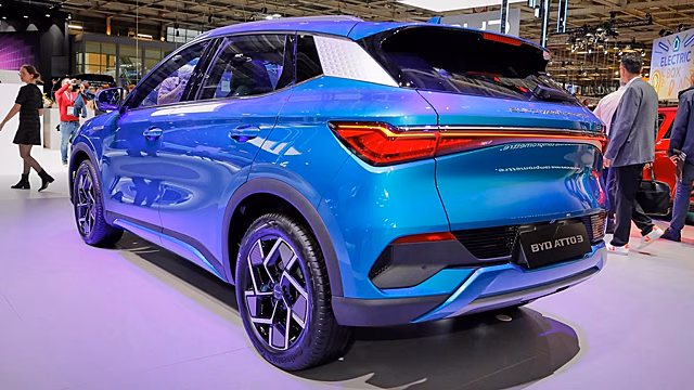 Компания BYD откажется от странного значка «Построй свою мечту» в Великобритании