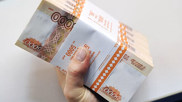 В августе россияне потратили рекордную сумму на покупку новых машин
