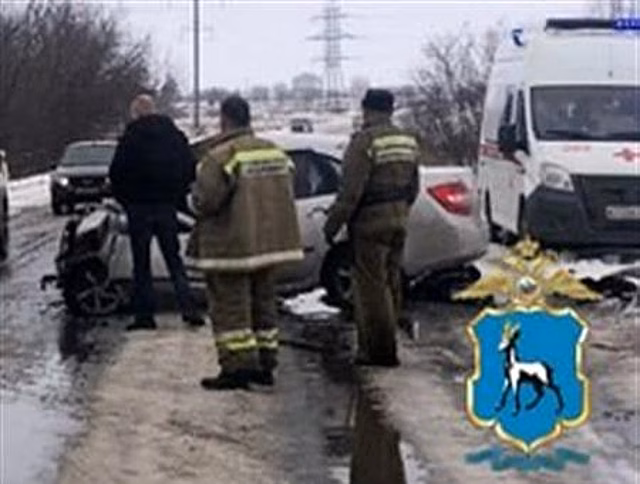 В Самарской области автомобилистка погибла в ДТП