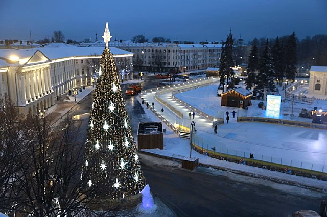 В Ярославле демонтируют каток на Советской площади