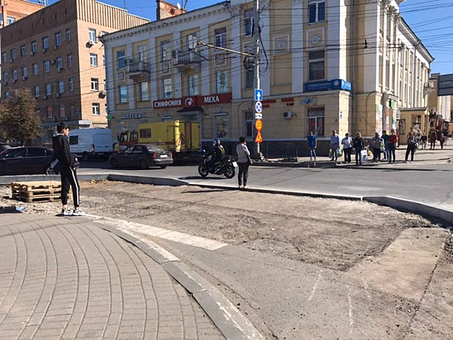 Улицу Плеханова сузили, чтобы увеличить ее пропускную способность