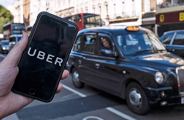 Uber предоставил водителям в Великобритании минимальную зарплату и оплачиваемый отпуск