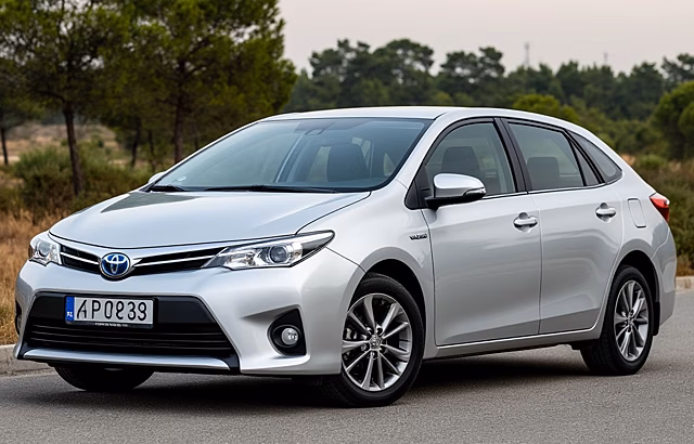 Права сохранили, завод потеряли: эксперт оценил шансы Toyota Corolla на возвращение в РФ