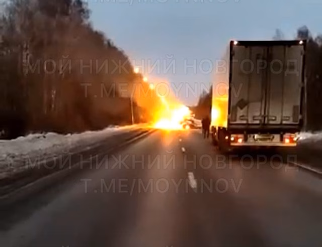 Газель взорвалась после столкновения с фурой на трассе М‑7 в Лысковском районе