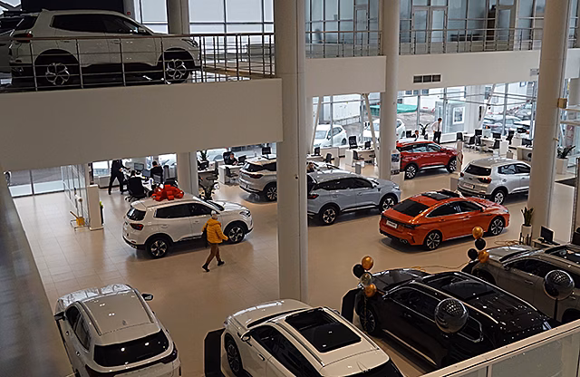 Китайские автомобили продают со скидкой