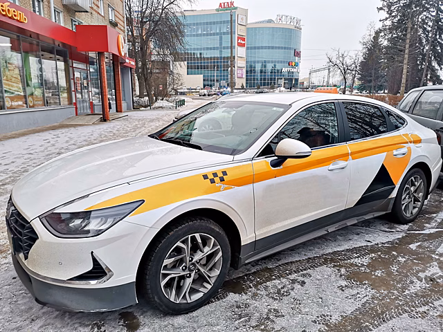 Родственник должника выкупил у приставов такси за 1,1 миллиона