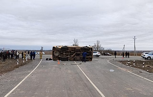 Четверых детей госпитализировали после ДТП со школьным автобусом под Волгоградом