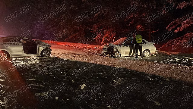 В ДТП на свердловской трассе пострадали три человека, в том числе ребенок