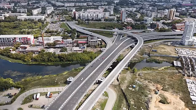 В Челябинске завершен ремонт многоуровневой развязки на Братьев Кашириных