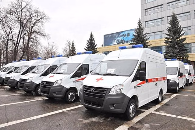 Глеб Никитин передал новые автомобили нижегородским медикам