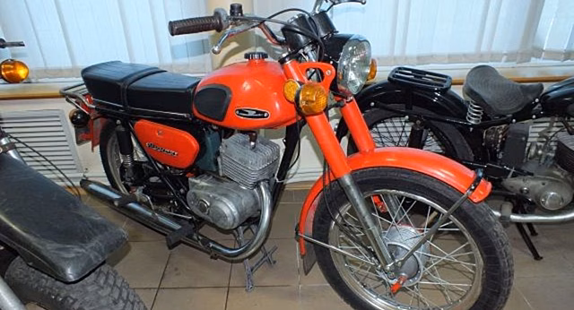 Современный мотоцикл Minsk M4 500