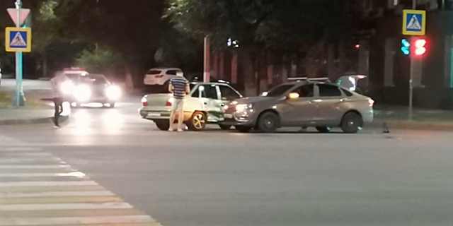 В Центральном районе Волгограда столкнулись два авто