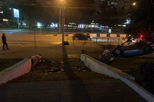 Появились подробности ДТП с перевернутой Хондой в Новосибирске