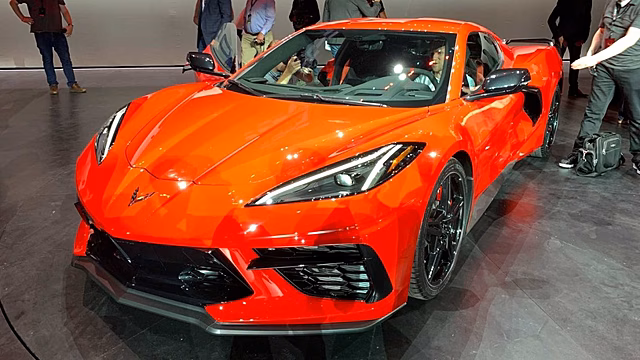 Корветолюбы и корветофилы не спешат покупать новый Corvette C8. И вот почему