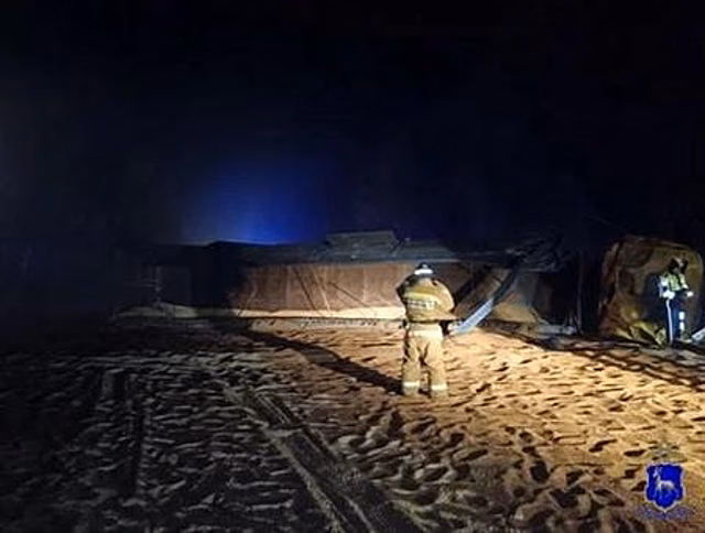 Грузовик с зерном перевернулся в Самарской области