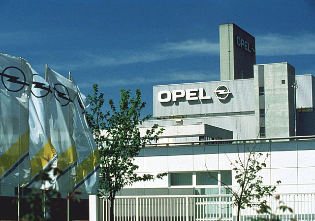 Opel временно закрыл в Германии один из заводов из-за нехватки микрочипов