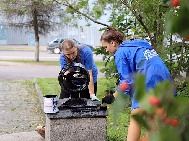 Представители власти и общественности привели в порядок сквер в историческом центре Пензы