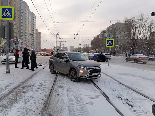 Утреннее ДТП в Екатеринбурге, в котором пострадала школьница, совершила пьяная автомобилистка