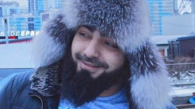 Угрожавший полицейскому блогер Пашаев вышел на свободу по решению суда в Петербурге