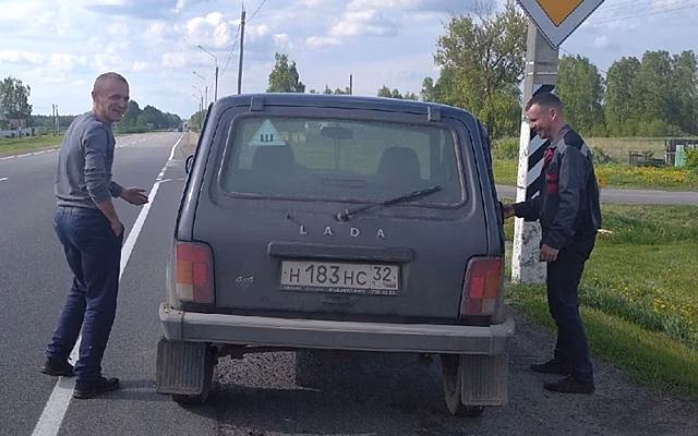 Брянцы помогли жительнице Смоленска на трассе