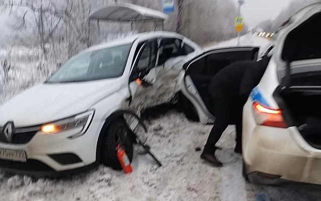 На трассе Москва – Рязань произошло ДТП с участием Renault и машины ППС