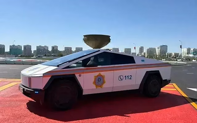 Власти Казахстана стали закупать Tesla Cybertruck