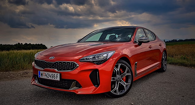 KIA Stinger vs VW Arteon: ракета из Кореи против танка из Германии