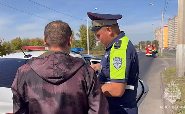 В Курске водитель фуры не уступил дорогу пожарной машине