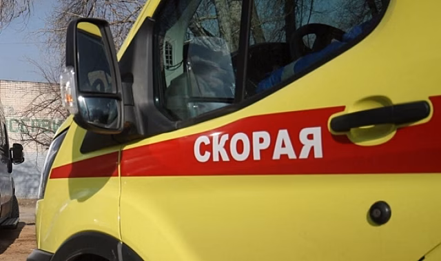 На юге Волгограда мопед опрокинулся на дороге