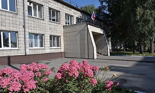 Мэр Барнаула Вячеслав Франк: В школе №10 обновят спортивное ядро, на эти цели выделим 17 млн рублей