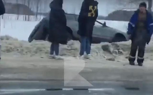 На Ряжском шоссе в Рязани автомобиль улетел в кювет